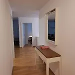 Executive 2 Bd Flat In Center - Hoesch 1