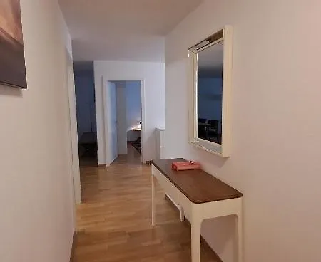 Executive 2 Bd Flat In Center - Hoesch 1
