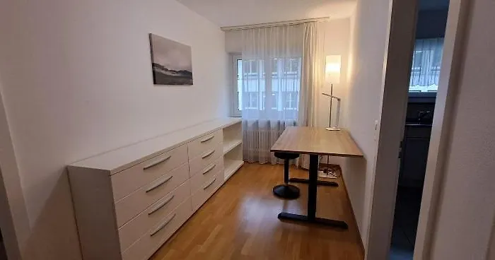 Executive 2 Bd Flat In Center - Hoesch 1