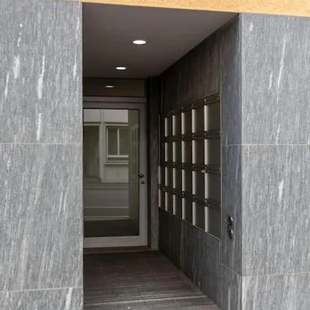 Executive 2 Bd Flat In Center - Hoesch 1