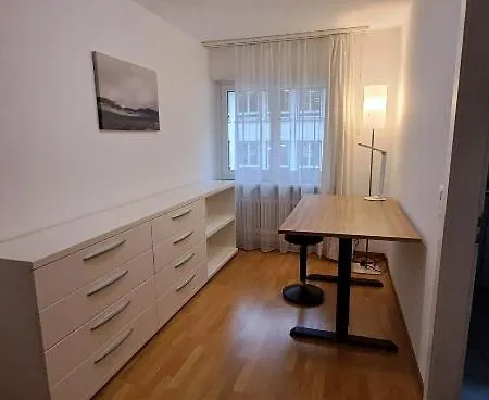 Executive 2 Bd Flat In Center - Hoesch 1